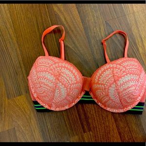 Victoria Secret Bombshell Plunge Bra, 34C